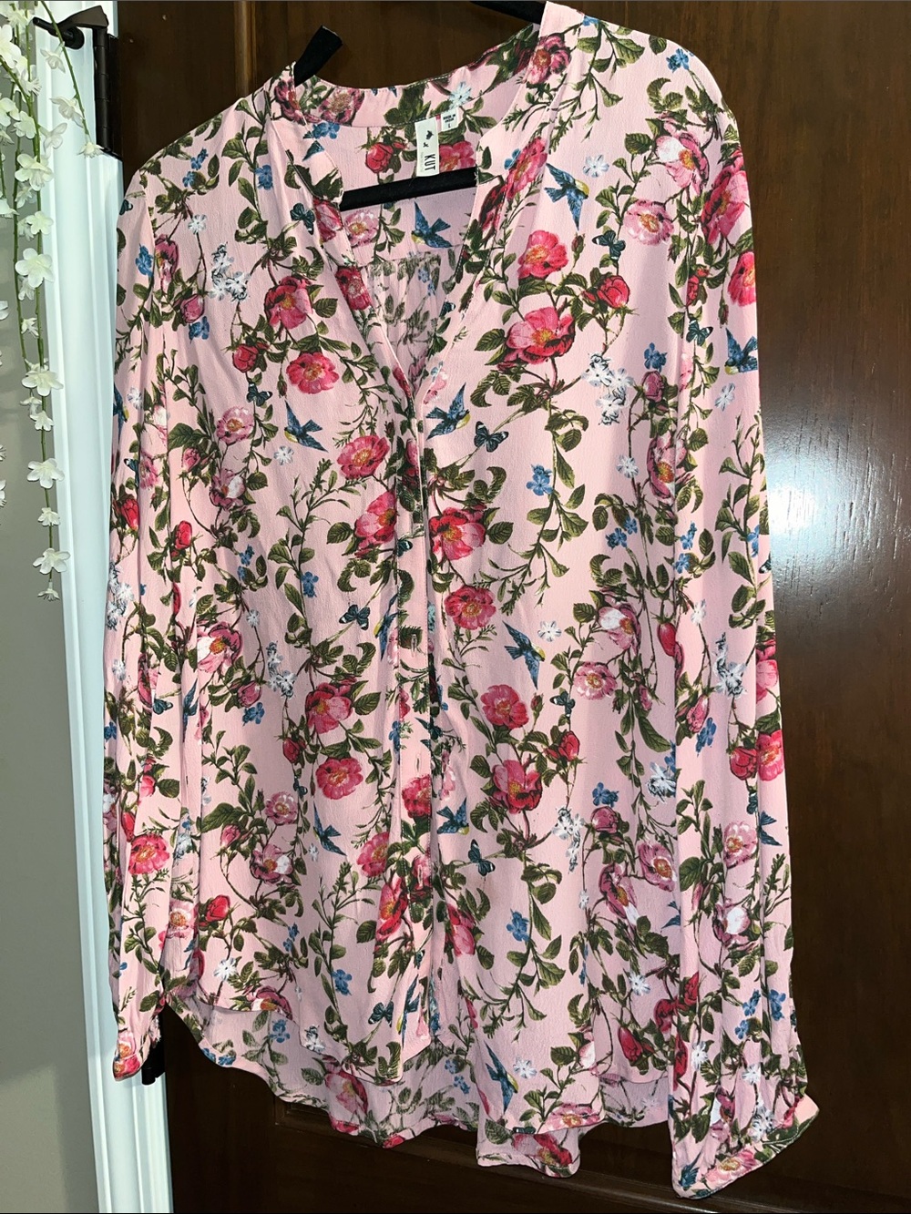 Kut from the Kloth Pink Floral V-Neck Blouse with Blue Accents